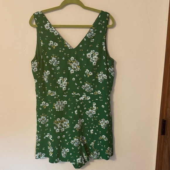 LOFT Pants - LOFT Green Floral Romper